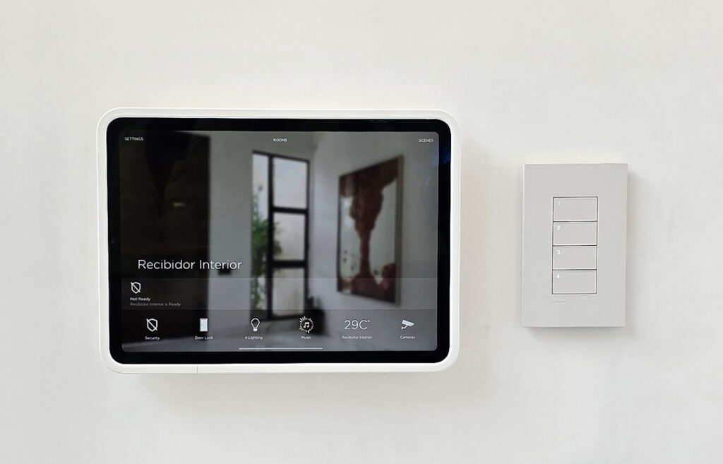 Ilumina, Escucha y Controla tu Espacio

Tal y como nuestro nombre mySpace, hacemos que tu espacio sea personalizado a tu gusto. El nivel de iluminación adecuado a tu ambiente, el audio con tu playlist favorito, ajusta la temperatura del cuarto, o hasta  activar la seguridad al momento que desees descansar o partir. En fin todo lo que respecta a tu espacio en sistemas lo podemos hacer